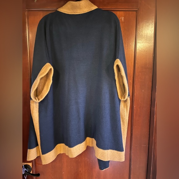 Anthropologie Shiloh Two-Tone Cape with faux leather buckle - Picture 4 of 5